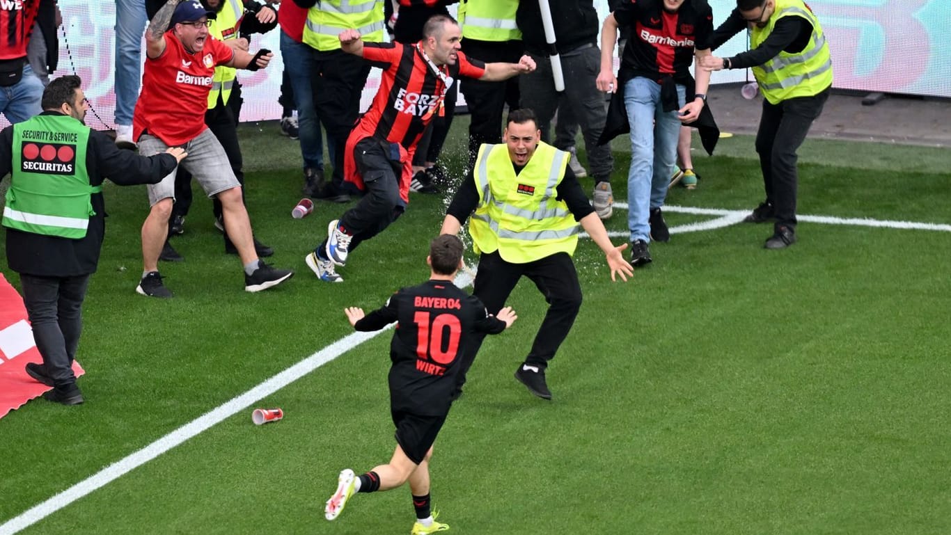 Florian Wirtz trifft, das Stadion explodiert: In Leverkusen wurde am Sonntag Geschichte geschrieben.