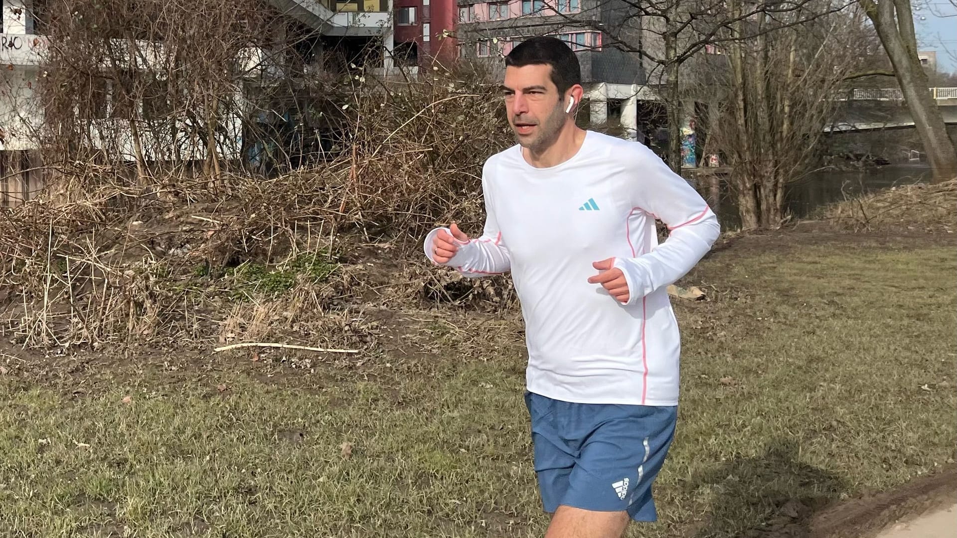 Dr. Axel von der Ohe beim Training für seinen Start über die Halbmarathon-Distanz