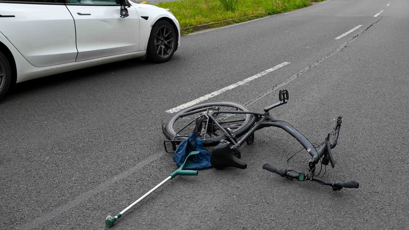 77 Jahre alter Radfahrer stirbt nach Unfall in Leipzig