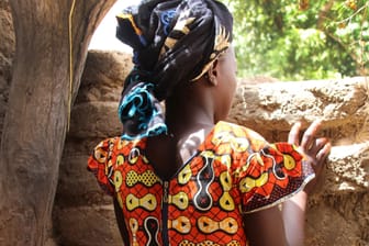 Ein 13-jähriges, verheiratetes Mädchen (Symbolbild): In Ghana und anderen westafrikanischen Ländern werden manche Mädchen schon mit zwölf Jahren verheiratet.