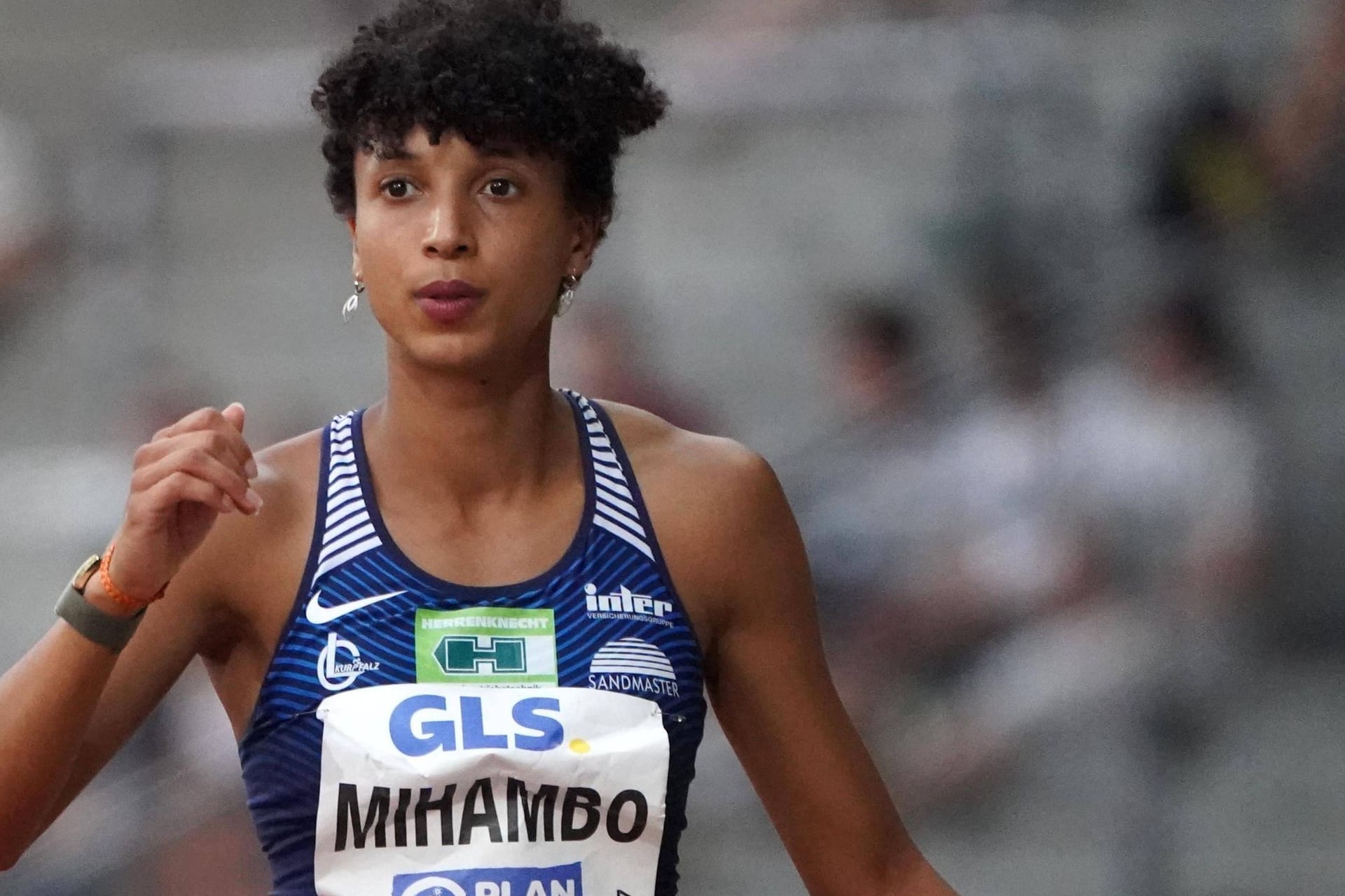 Malaika Mihambo: Sie durfte eines der deutschen Trikots für Olympia bereits tragen.