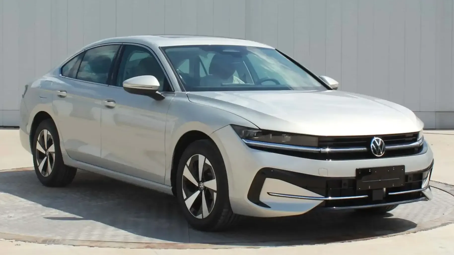 Etwas konservativer: Der chinesische Passat hat ein eigenes Design.