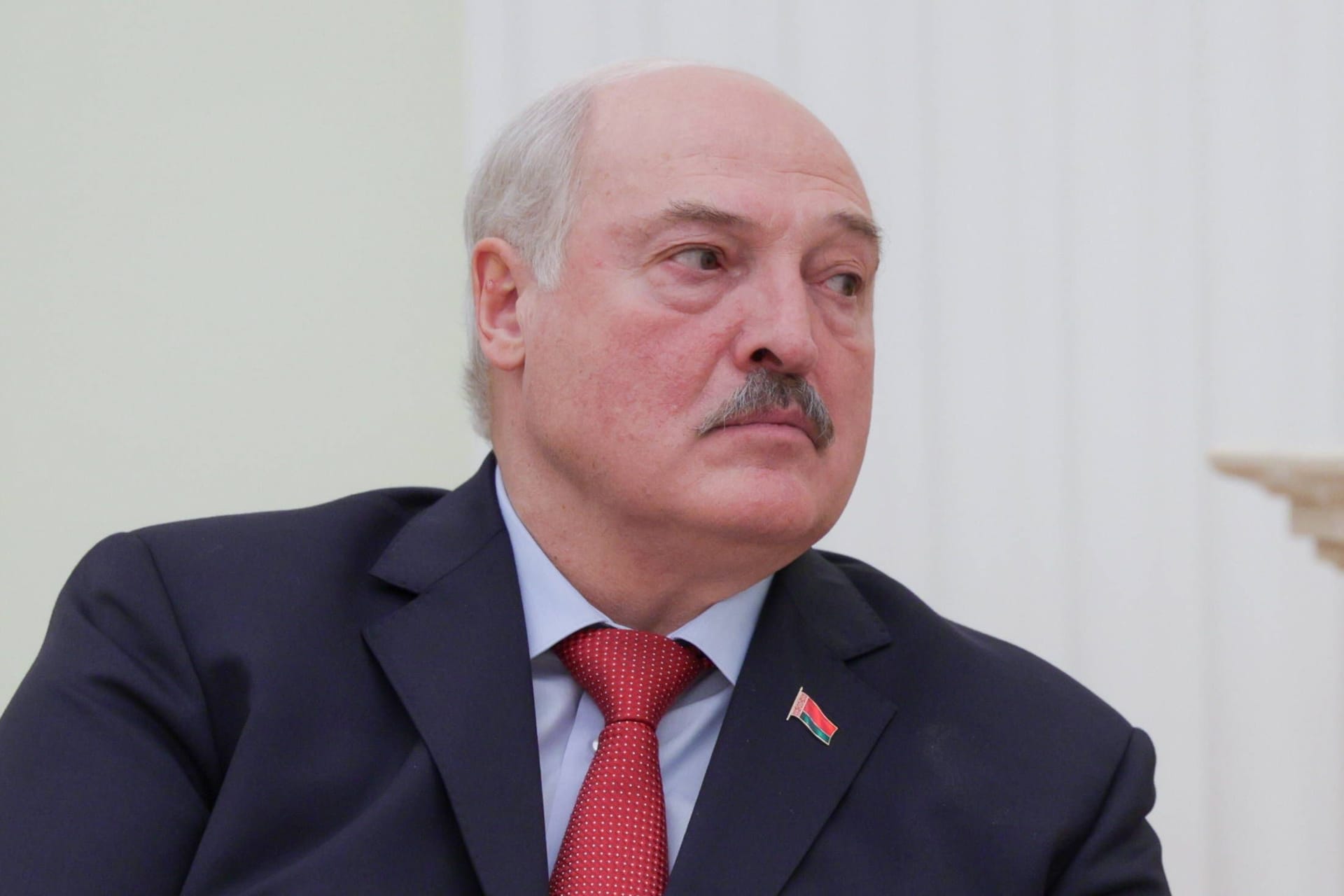 Alexander Lukaschenko (Archivbild): Der Präsident von Belarus hat einige Spitzenmitarbeiter von ihren Posten entfernt.