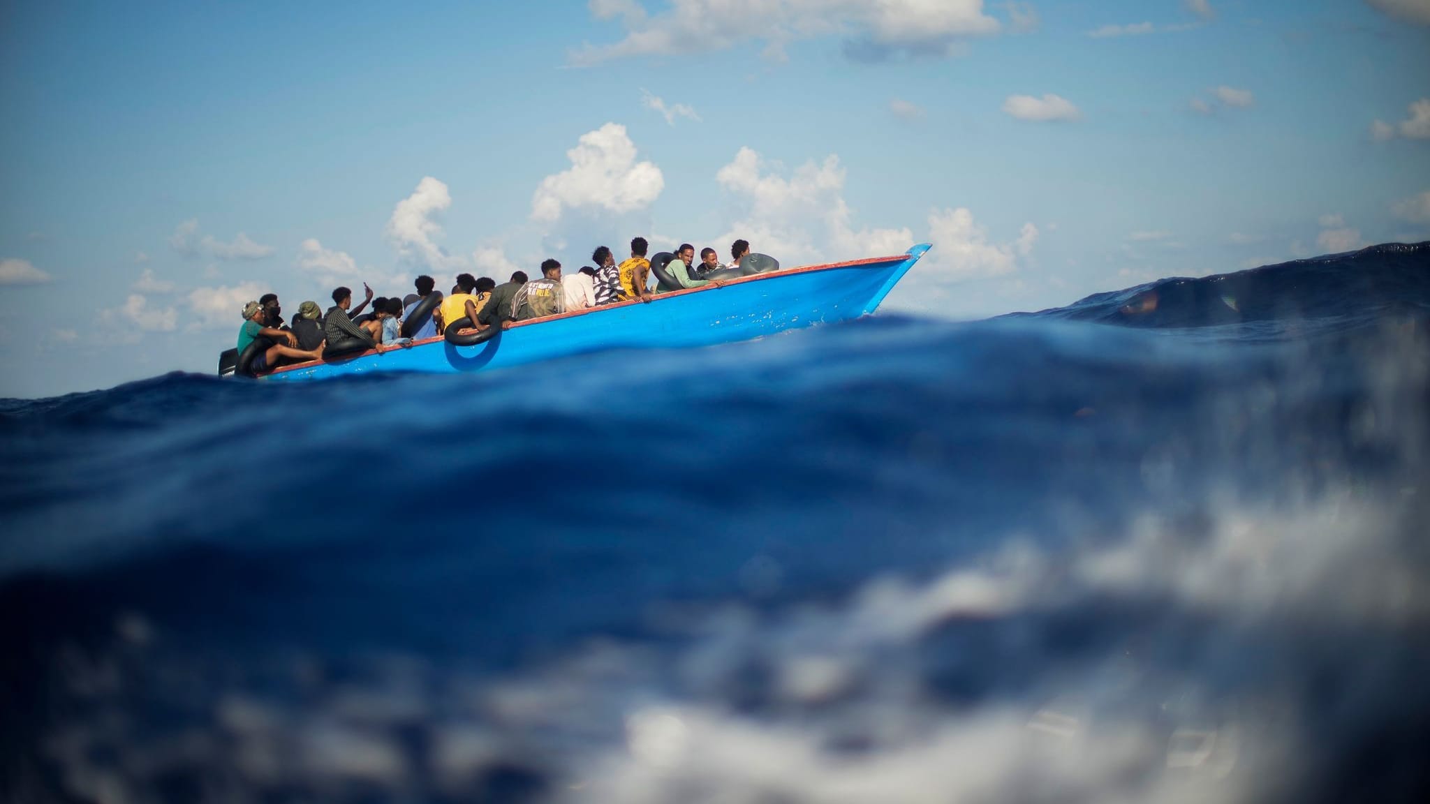 Schiffsunglück vor Lampedusa: Noch 15 Menschen vermisst
