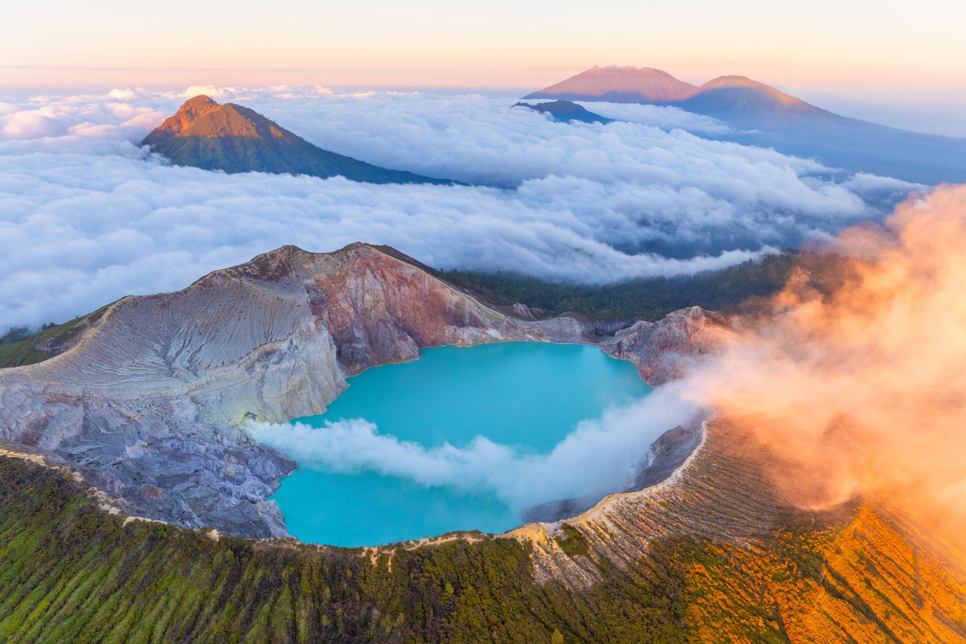 Der Vulkankomplex Ijen mit Kratersee (Archivbild): Die Frau wurde tot geborgen.