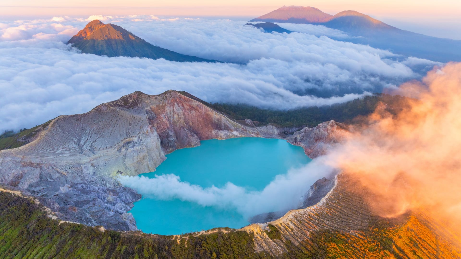 Der Vulkankomplex Ijen mit Kratersee (Archivbild): Die Frau wurde tot geborgen.