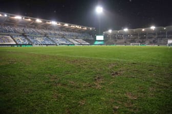 Der Rasen im Ludwigsparkstadion nach dem Viertelfinale gegen Gladbach: Auch vor dem Halbfinale steht das Grün wieder im Fokus.