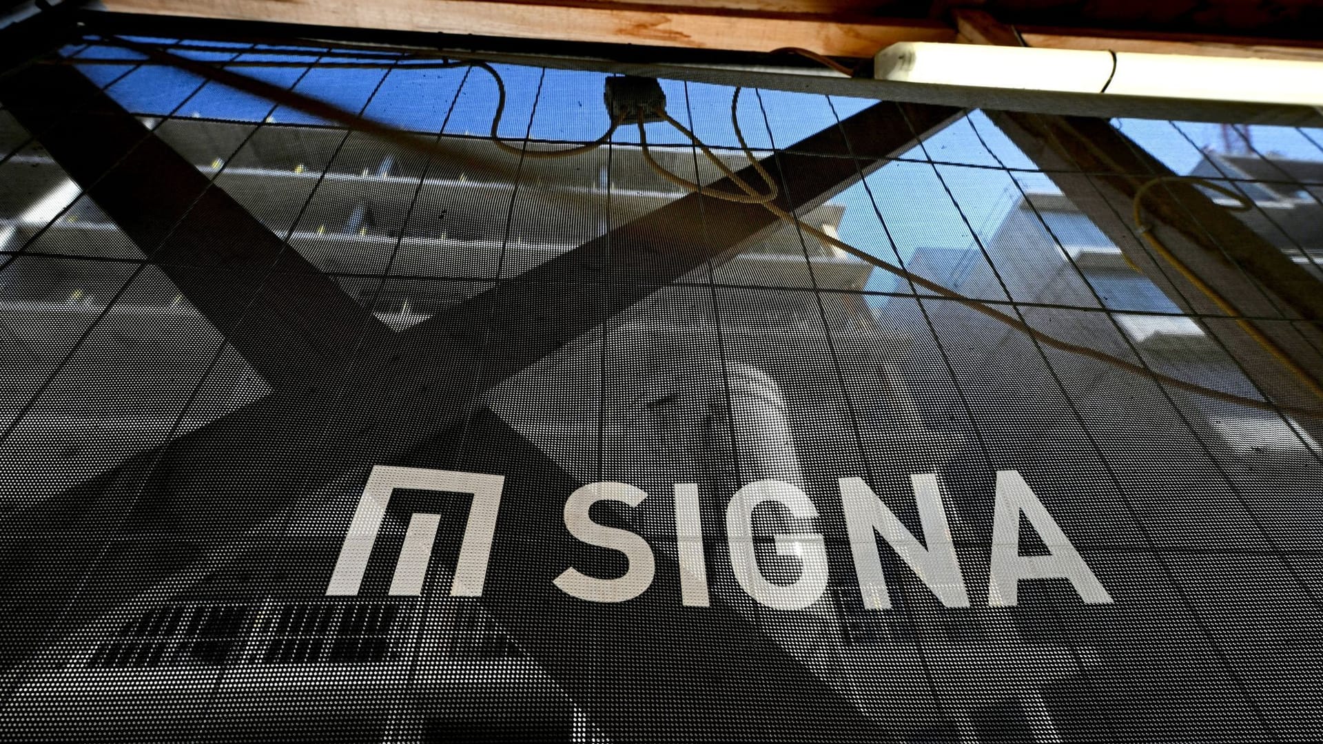 Signa Holding