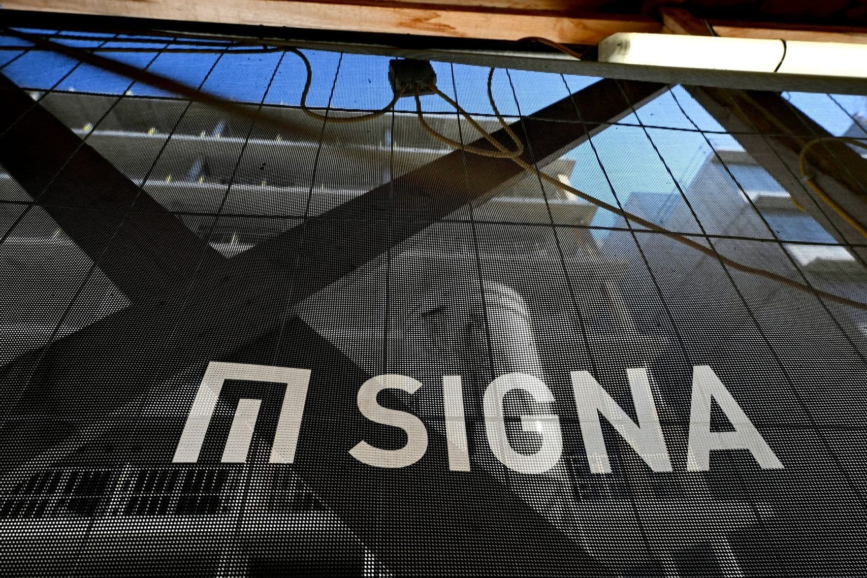 Signa Holding