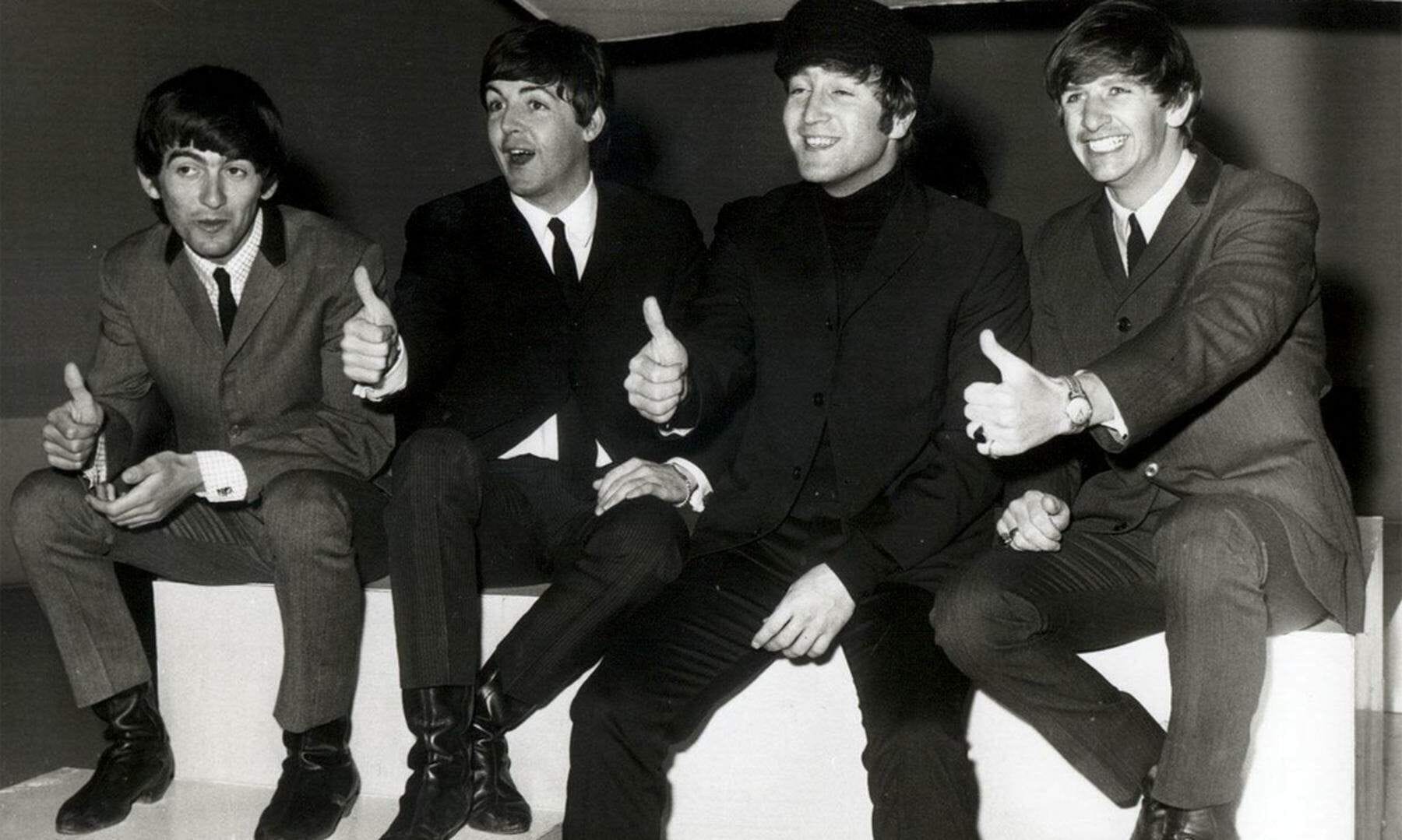 George Harrison, Paul McCartney, John Lennon und Ringo Starr anno 1964.