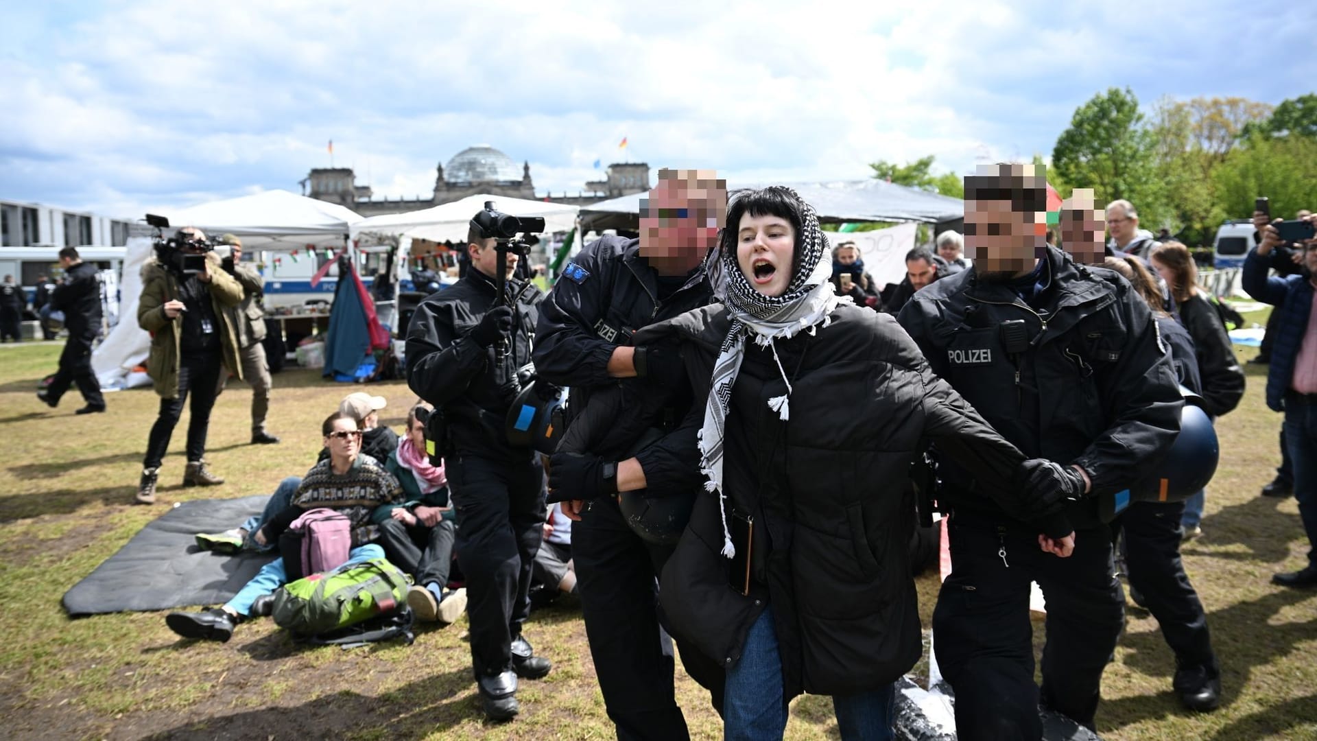 Räumung des pro-palästinensischen Protestcamps vor dem Reichstag