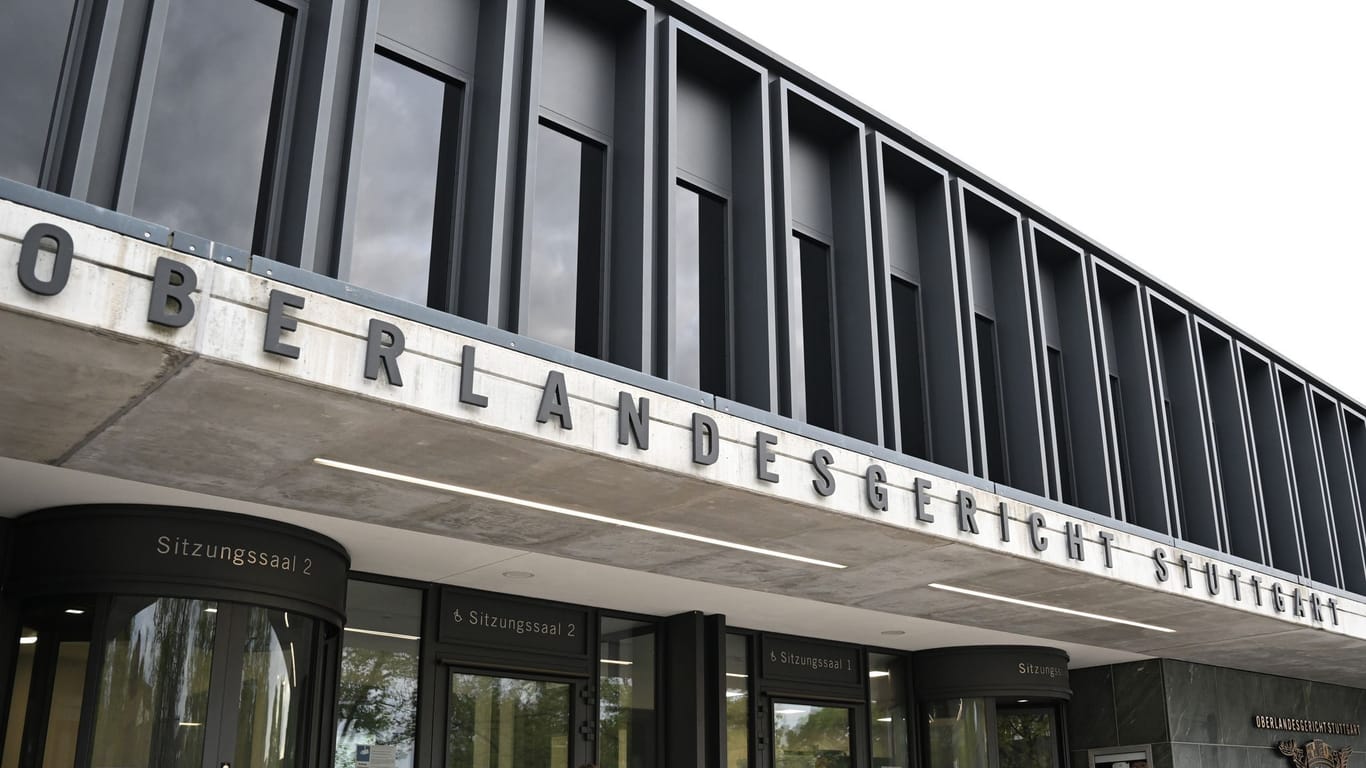 Oberlandesgericht Stuttgart (Archivbild): Hier sitzen neun Menschen im "Reichsbürger"-Prozess auf der Anklagebank.