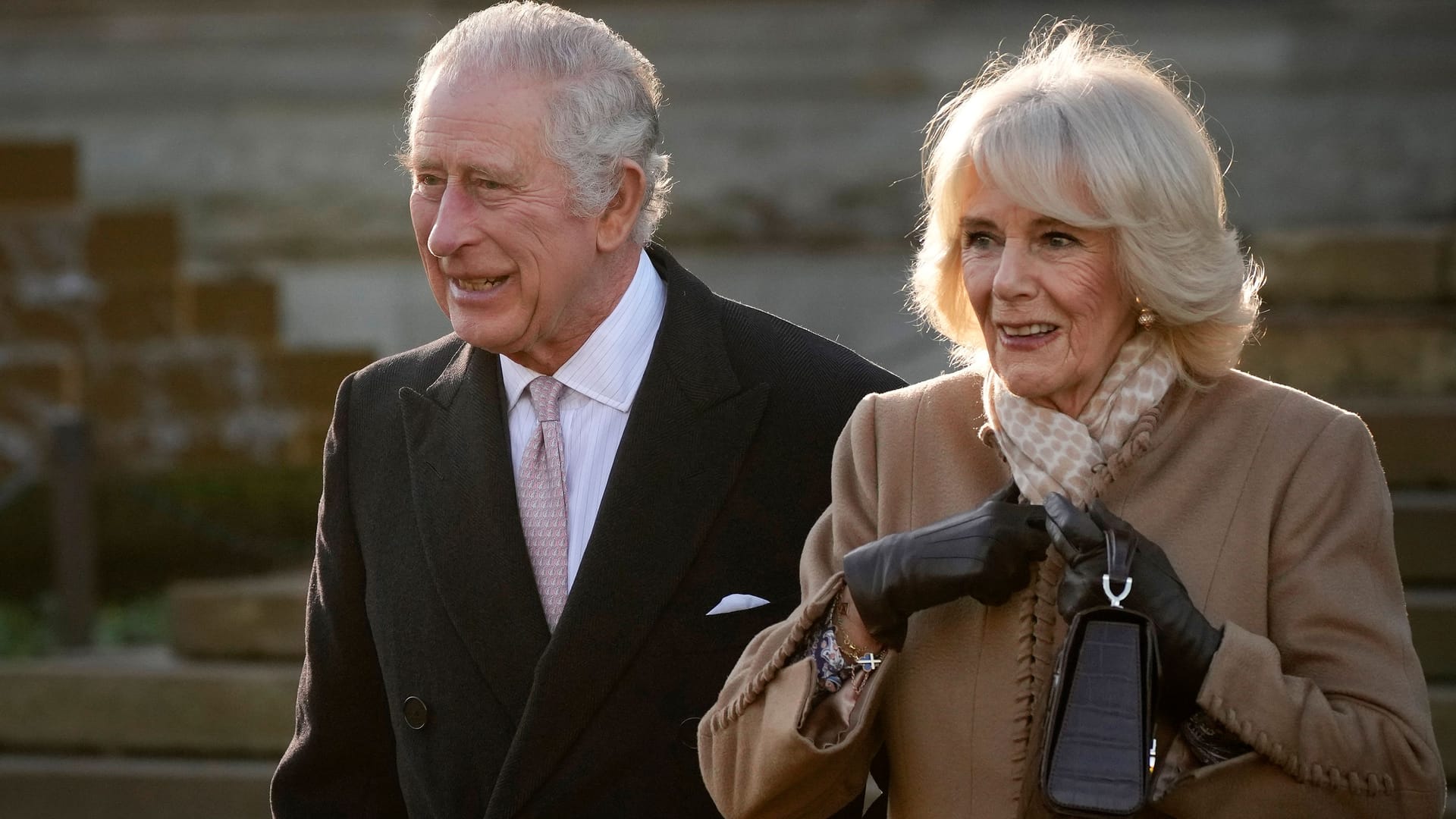 König Charles und seine Frau Camilla: Das Paar steht in schwierigen Zeiten zusammen.