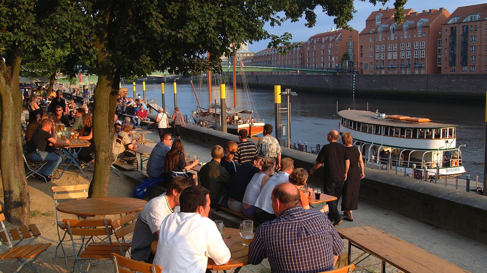 Schlachte in Bremen (Archivbild): Hier lässt es sich besonders schön trinken.