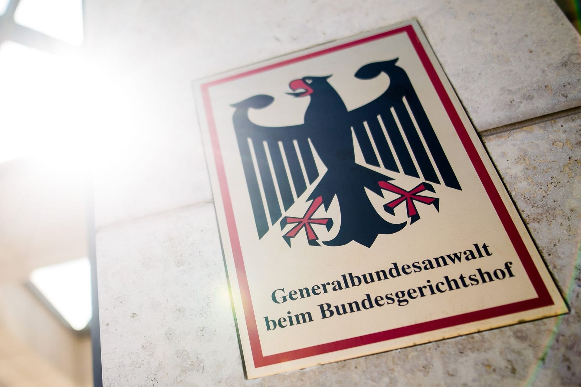 Logo des Generalbundesanwalts (Symbolbild): Es wurden zwei mutmaßliche russiche Spione verhaftet.