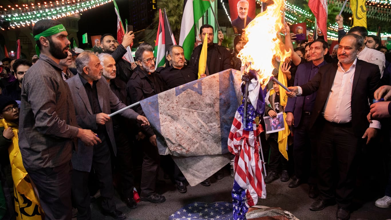 Demonstrationen in Teheran: Iraner Konsequenzen für den Anschlag.