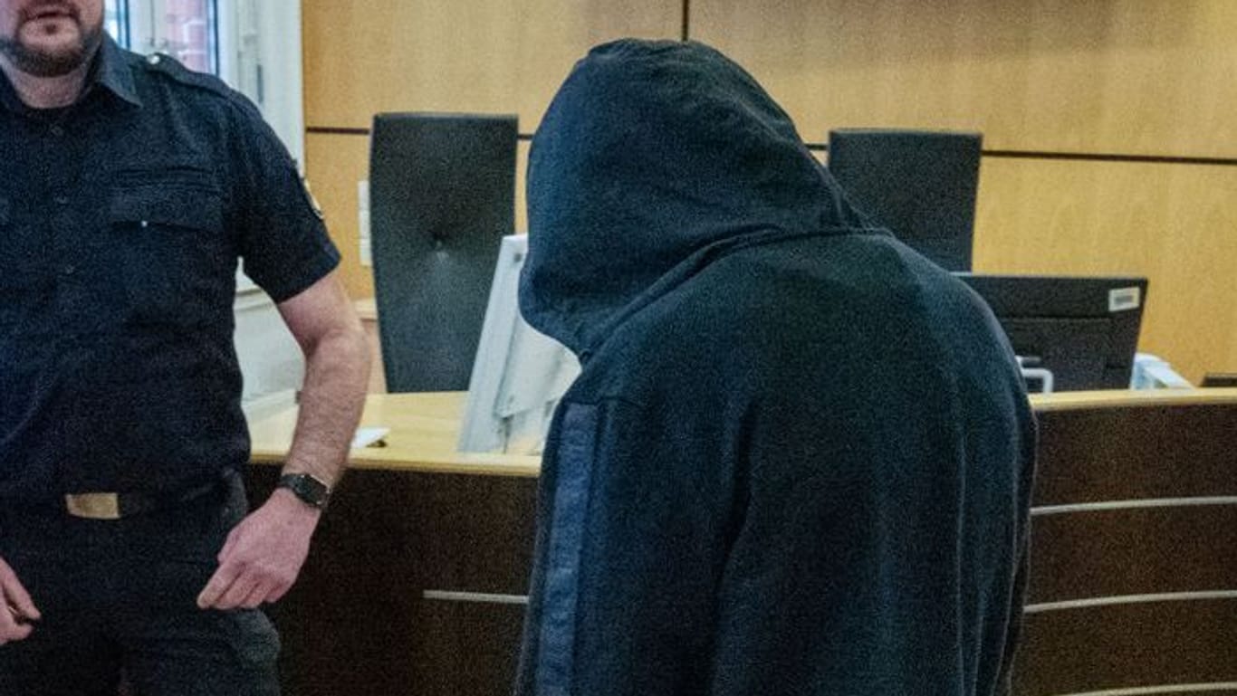 Landgericht Stralsund: Der Angeklagte hatte ausgesagt, das Opfer sei nach einem Sturz gestorben.