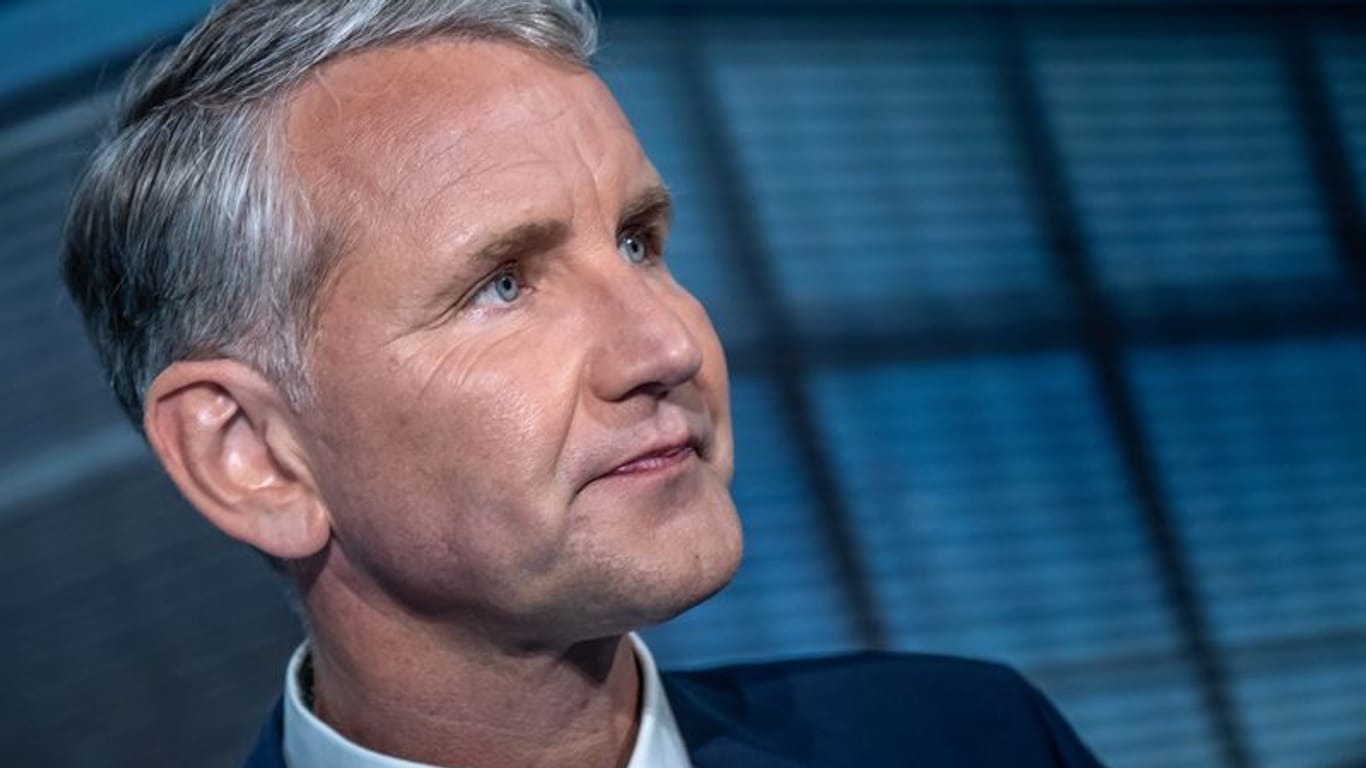 Björn Höcke (AfD) Spitzenkandidaten für die Landtagswahl in Thüringen, steht beim TV-Duell bei Welt TV.