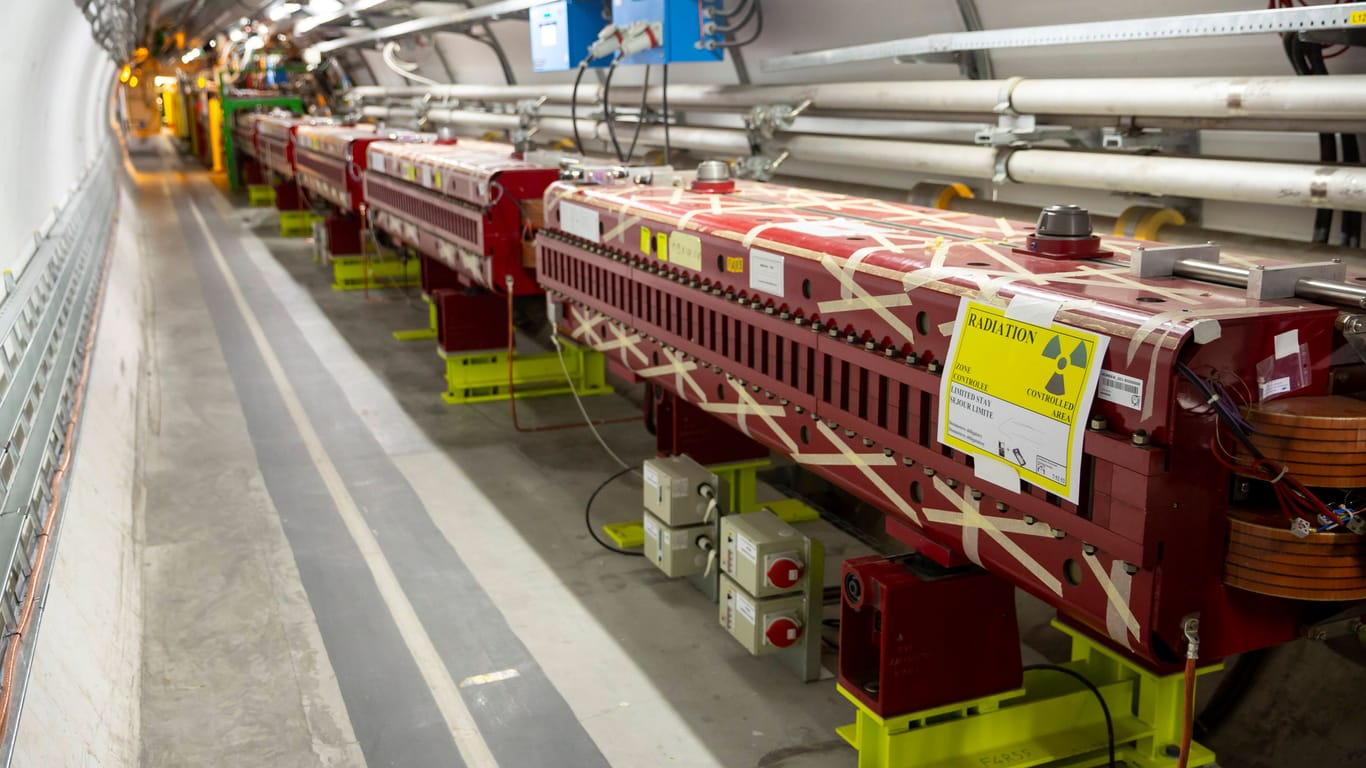 Mit dem großen Teilchenbeschleuniger "Large Hadron Collider" konnte im Forschungzentrum CERN das Higgs-Teilchen nachgewiesen werden.