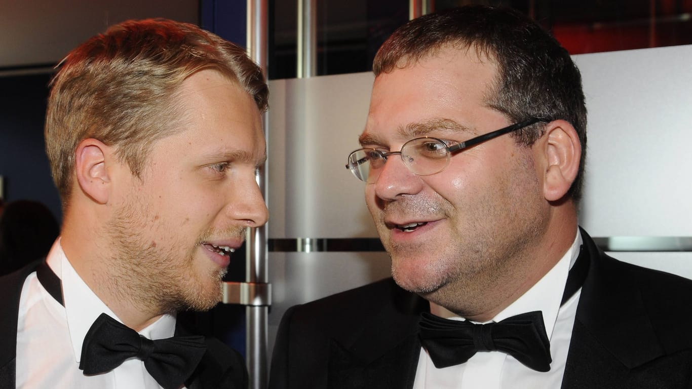 Man kennt sich: Oliver Pocher und Elton beim Deutschen Fernsehpreis 2009.