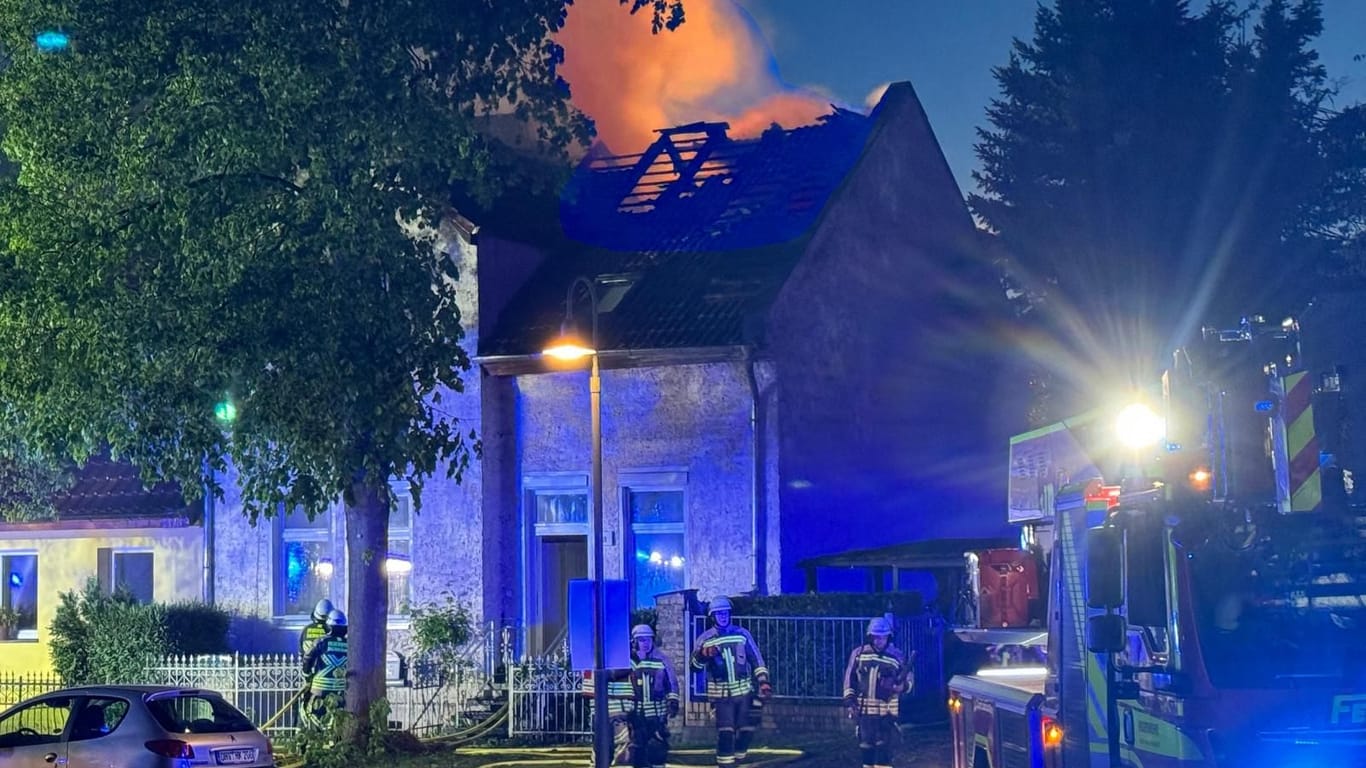 Brand in Hohen Neuendorf: Eine Person soll verletzt worden sein.