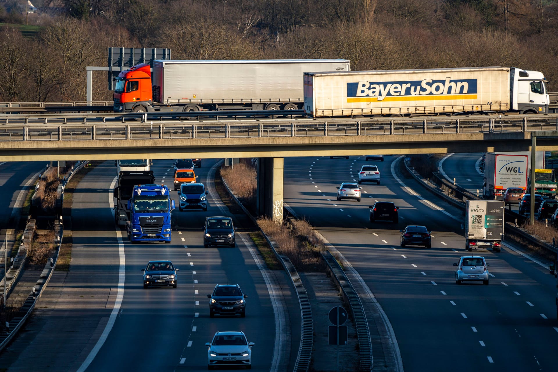 Das Autobahnkreuz Westhofen (Symbolbild): Jugendliche haben hier einen Autofahrer in Gefahr gebracht.