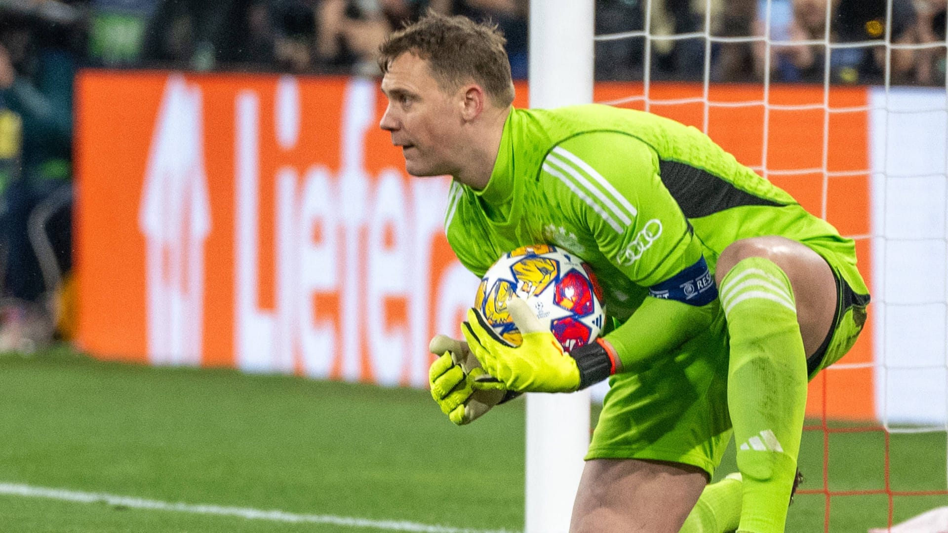 Manuel Neuer: Hielt Ödegaards abgefälschten Schuss im Nachfassen fest (30.). Kurz danach mit wichtigem Libero-Einsatz. Auch danach bei Arsenals Torchancen zur Stelle. Verschätze sich bei zwei Ecken in Folge etwas (75.). Mit 58 Spielen zu null nun der Torwart mit den meisten weißen Westen in der Champions-League-Geschichte. Note 2