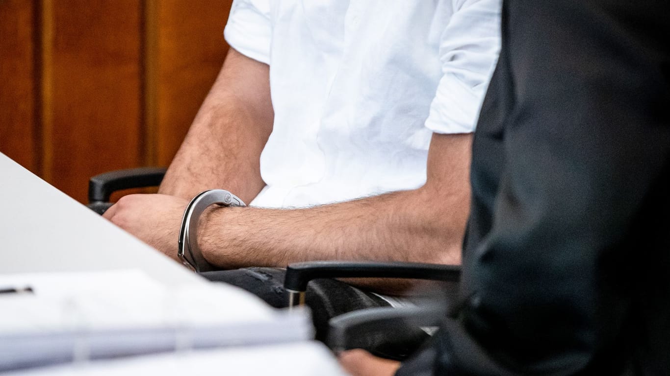 Angeklagter sitzt in Baden-Württemberg, Heilbronn vor Gericht (Archivbild): Er wurde zu neun Jahren Haft verurteilt, nachdem er einen tödlichen Unfall verursacht hatte.