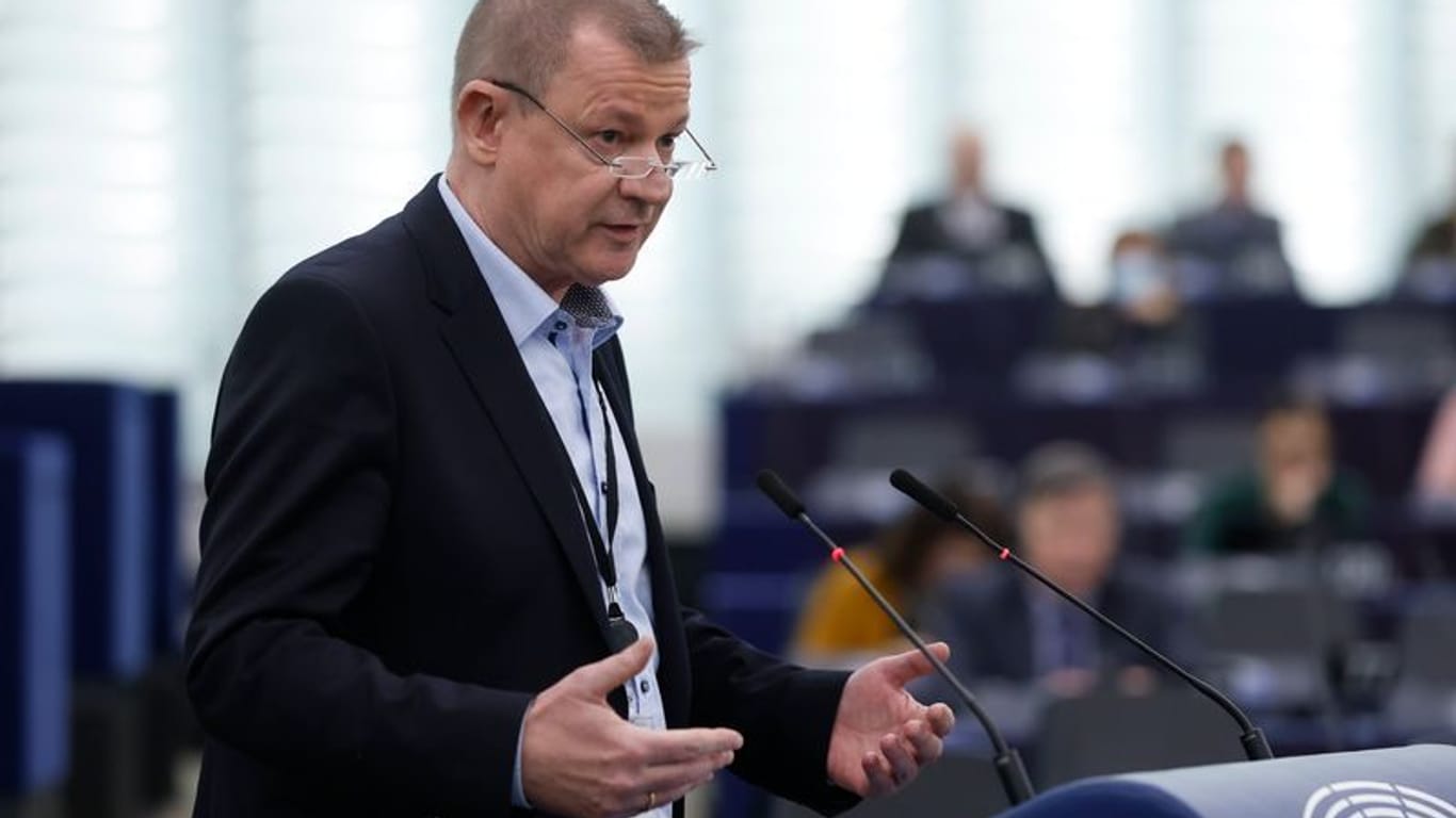 Der deutsche CDU-Politiker Markus Pieper verzichtet nach heftiger Kritik auf das Amt als Beauftragter der EU-Kommission.