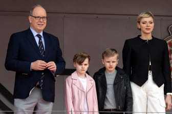 Fürst Albert II. und Fürstin Charlène mit ihren Kindern Gabriella und Jacques: Die Familie besuchte gemeinsam ein Event.