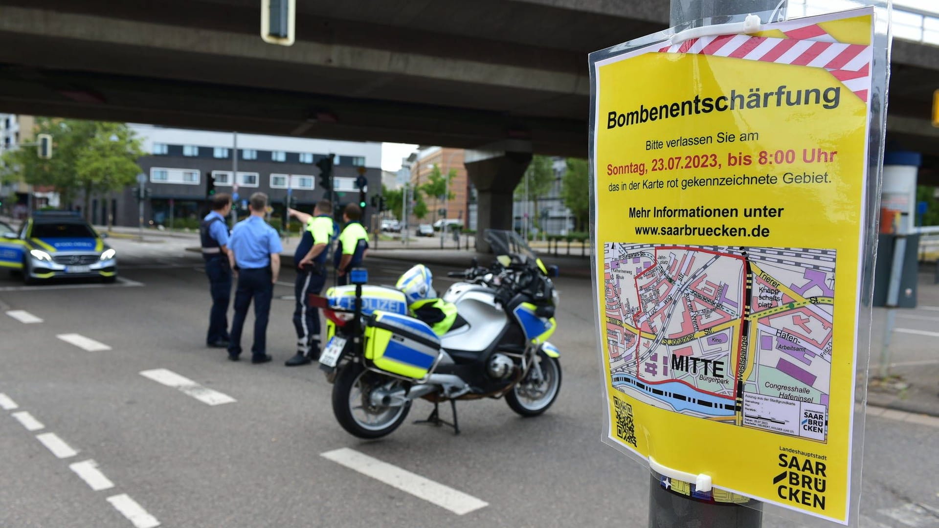 Evakuierungseinsatz in Saarbrücken (Archivbild): Alle Bürgerinnen und Bürger müssen die Sperrzone verlassen.