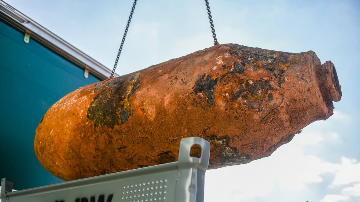 Bombe aus dem Zweiten Weltkrieg (Archivbild): In Köln werden jedes Jahr zahlreiche Sprengkörper entdeckt.