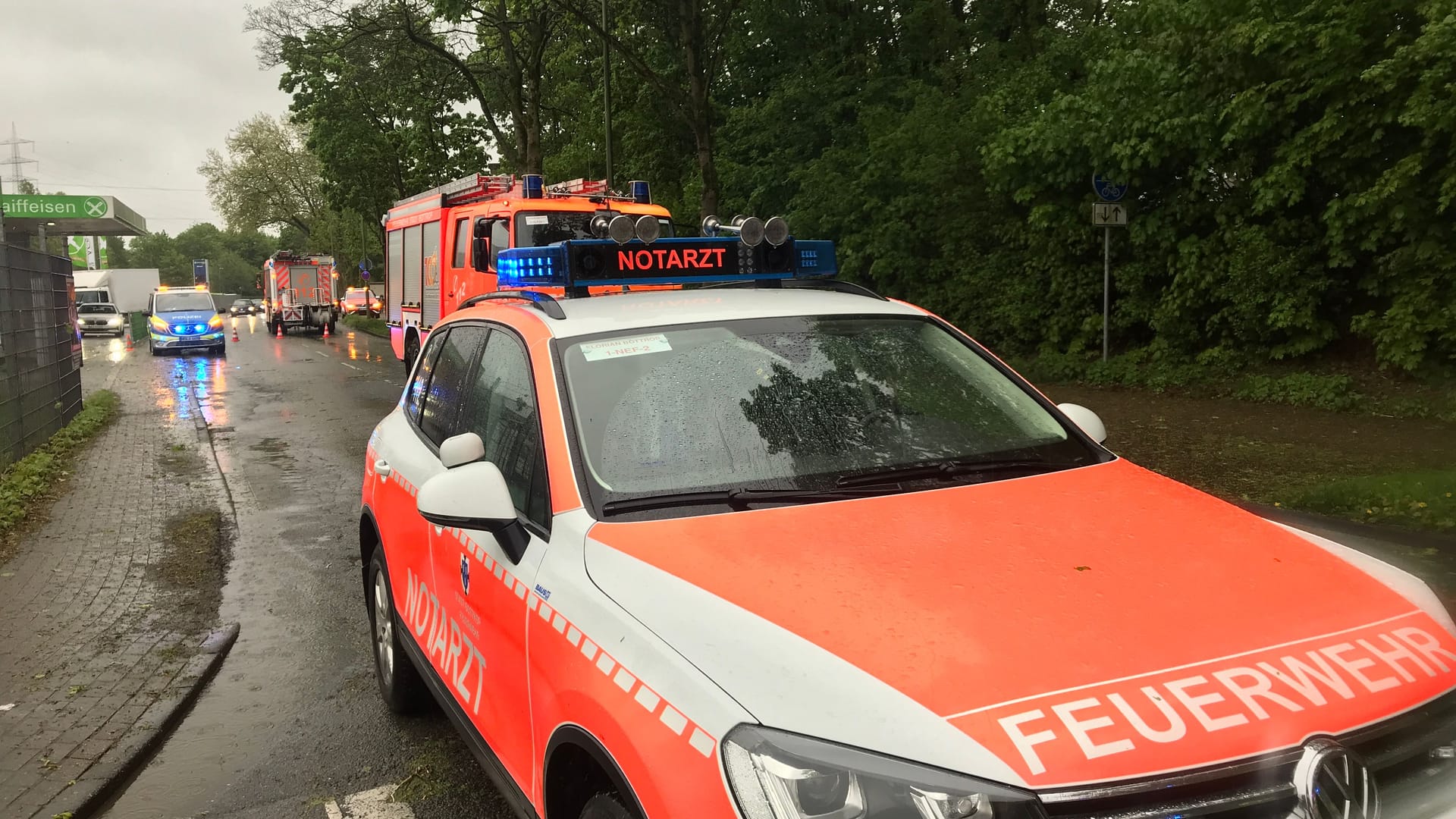 Einsatz der Feuerwehr Bottrop: Die junge Frau kam mit schweren Verletzungen in eine Klinik.