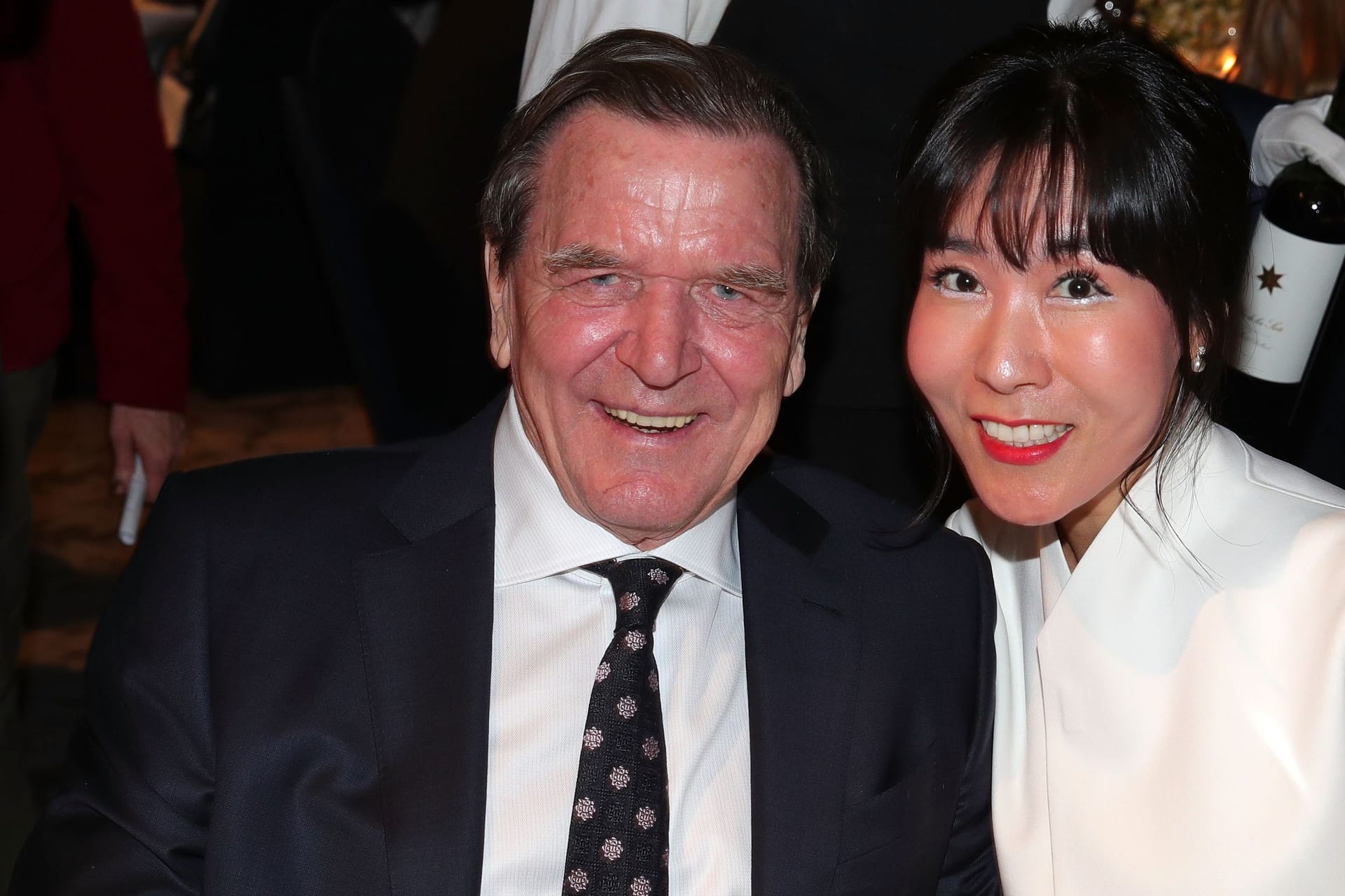 Gerhard Schröder und Soyeon Schröder-Kim: Sie lernten sich über die Arbeit kennen.