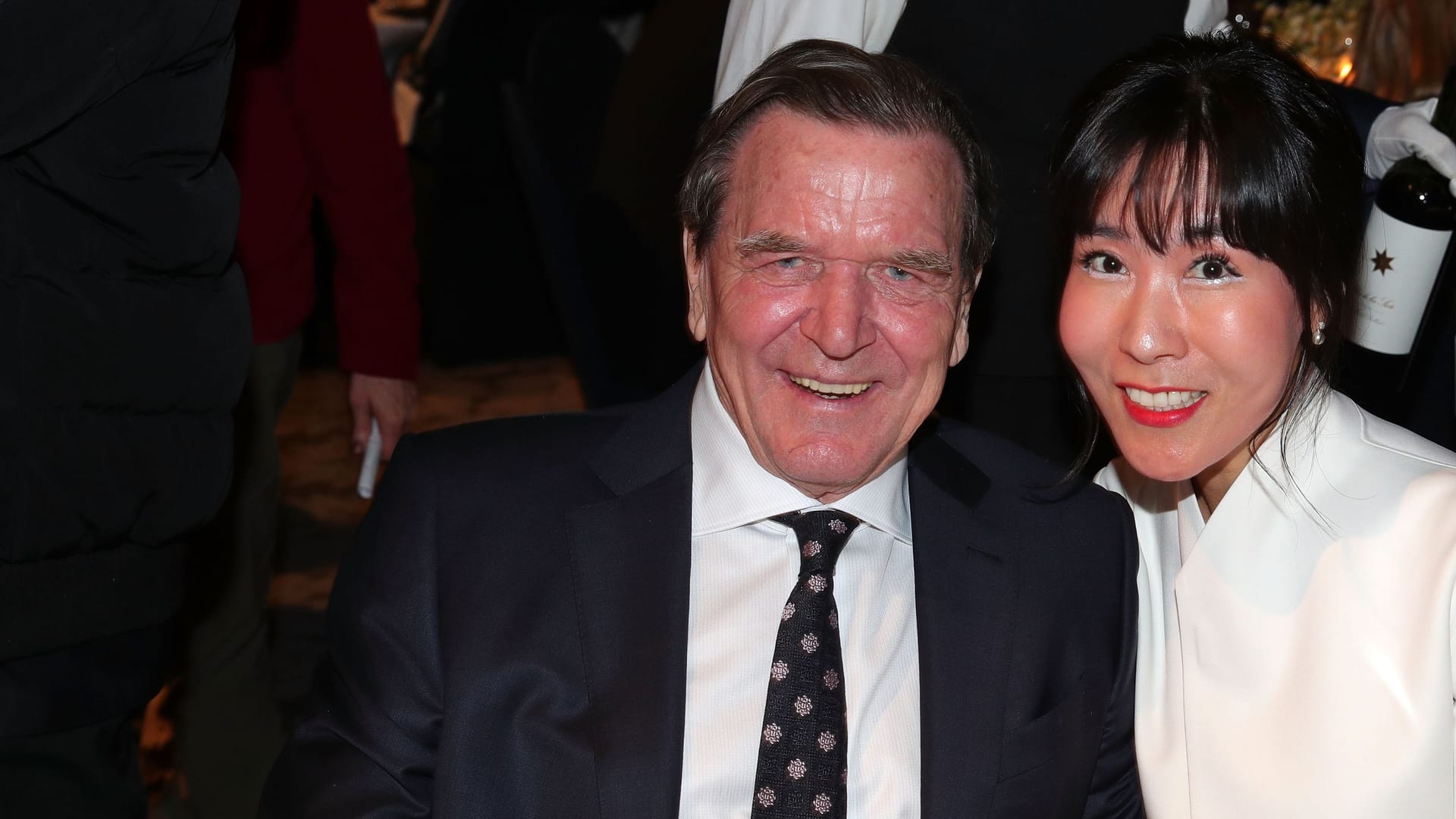 Gerhard Schröder und Soyeon Schröder-Kim: Sie lernten sich über die Arbeit kennen.