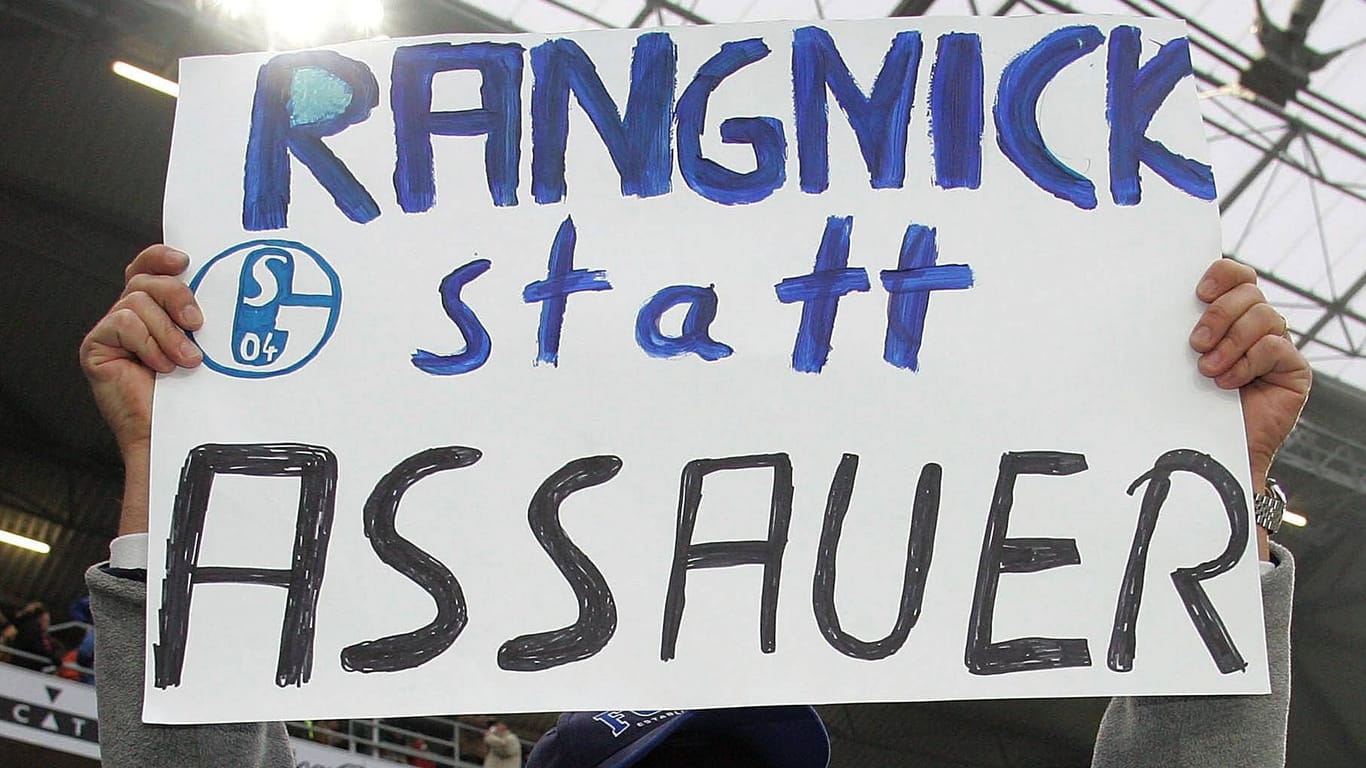 Der Konflikt zwischen Manager Assauer und Trainer Ralf Rangnick sorgte bei den Schalke Fans für hochkochende Emotionen.