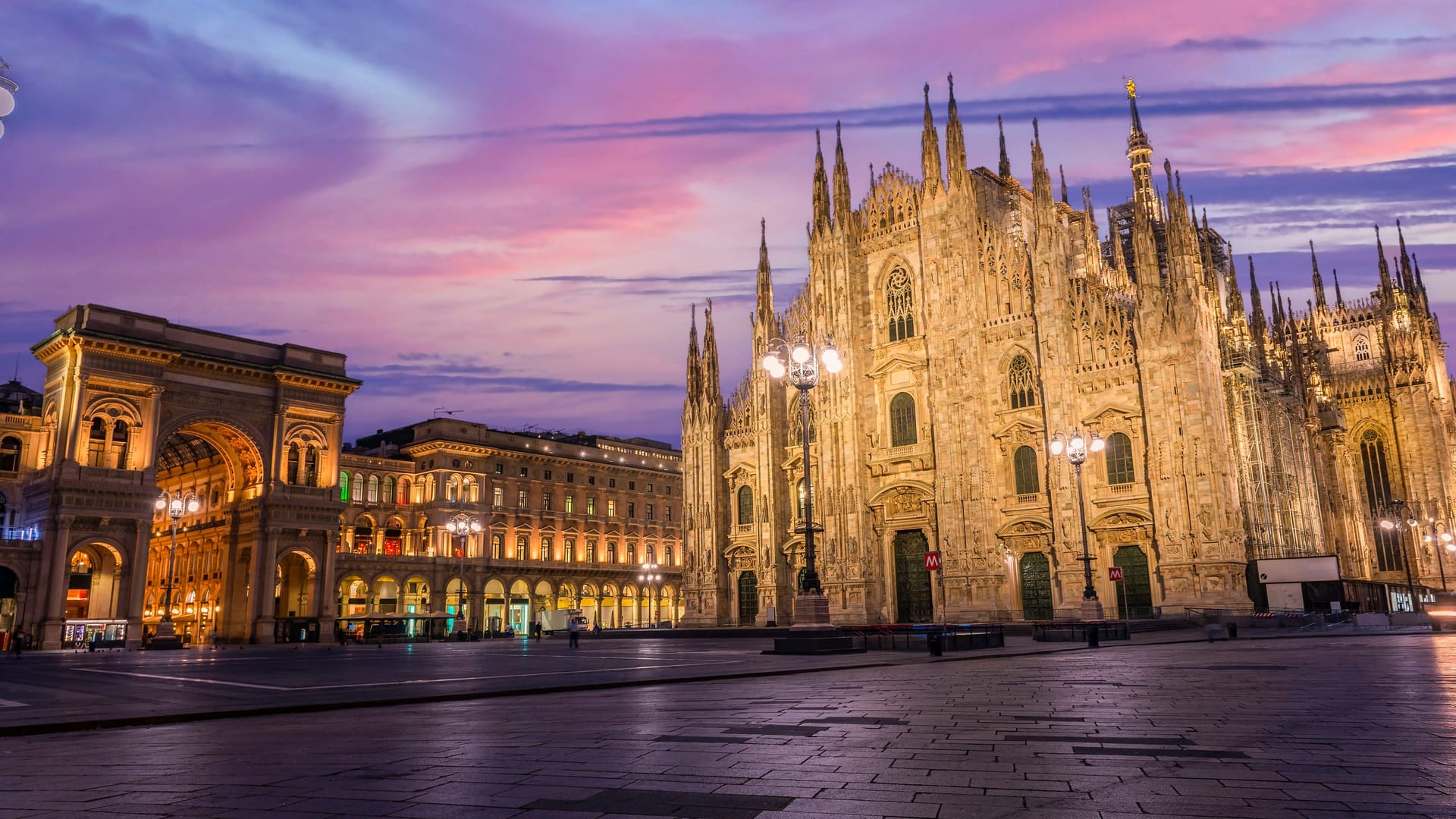 Der Mailänder Dom in den frühen Morgenstunden: Hier tummeln sich Sommer Tausende Menschen auf der Piazza del Duomo.