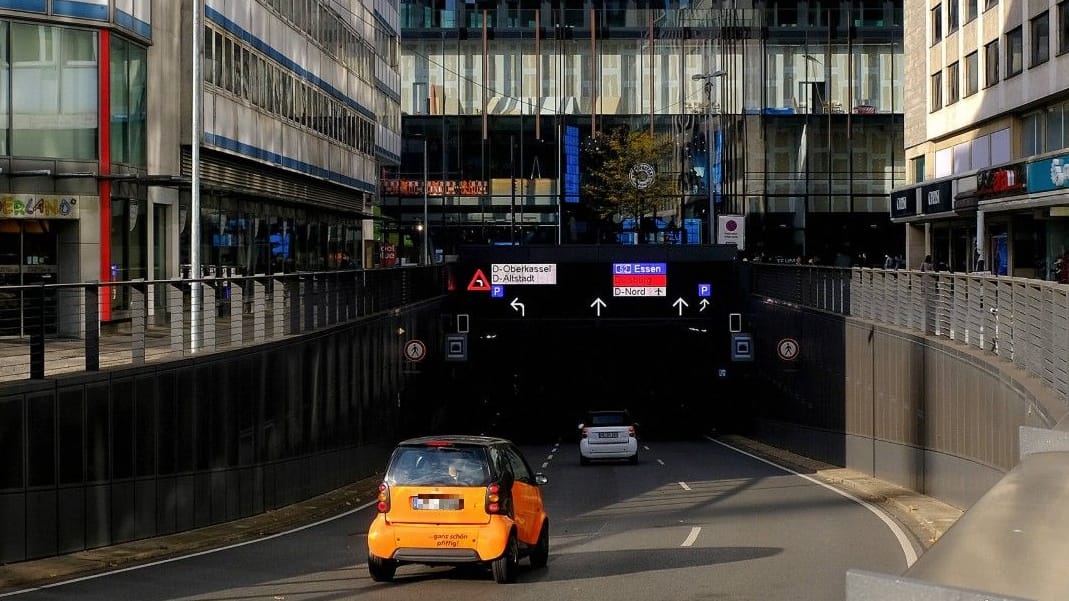 Der Kö-Bogen-Tunnel (Archivbild): Weil die Brandschutztore defekt sind, stehen Sperrungen an.