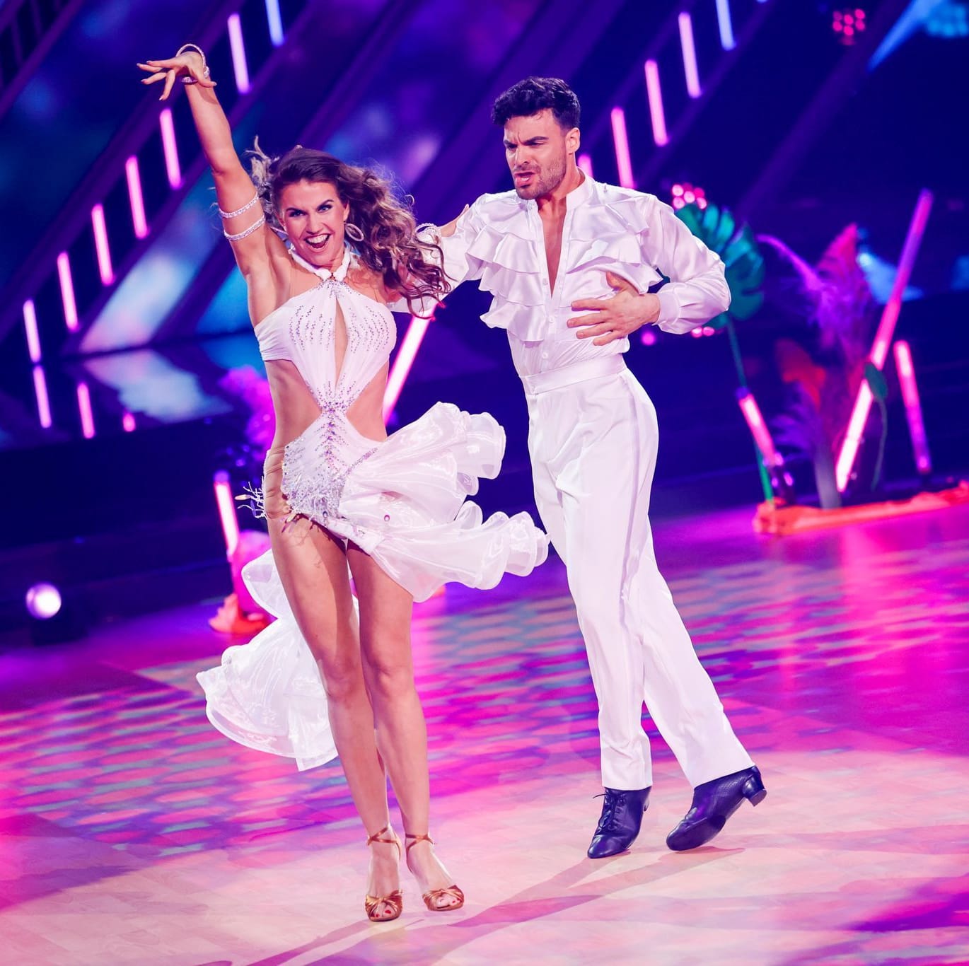 Stefano Zarrella und Mariia Maksina tanzten eine Samba.