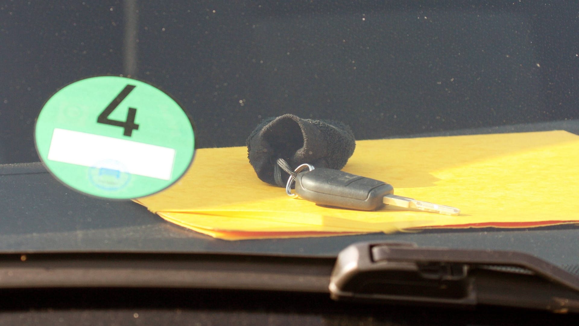 Ein Autoschlüssel (Archivbild): Das Unternehmen Kiekert hatte zuletzt unter Eignern aus China und Donald Trumps Handelspolitik zu leiden.