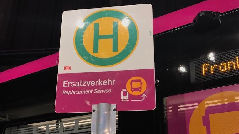 Haltestellenschild: Es soll einen großen Wiedererkennungswert bieten.