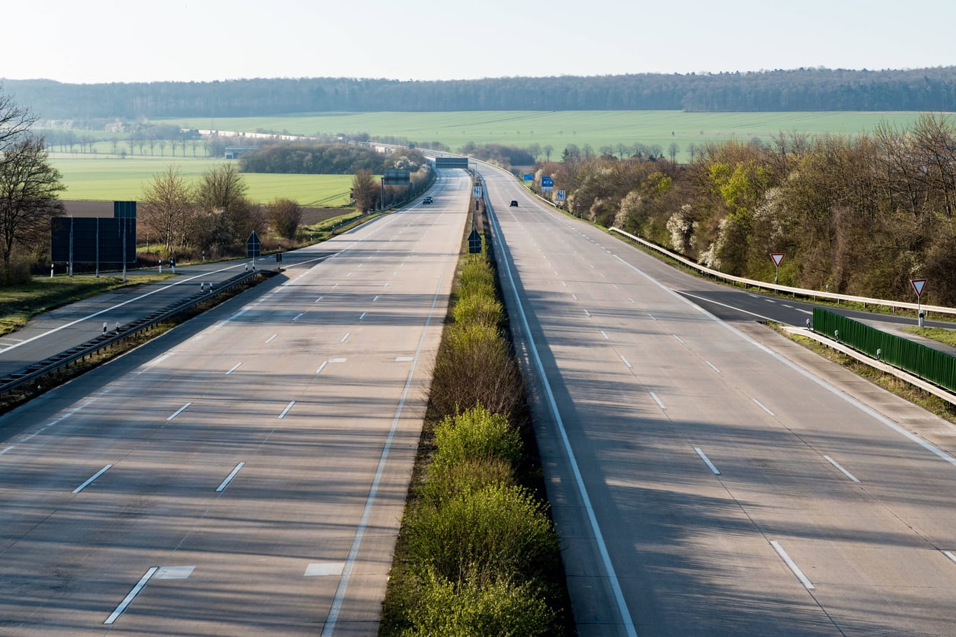 Die Autobahn 7 (Symbolfoto): Hier kommt es am Donnerstagmorgen zu einer kurzfristigen Sperrung.