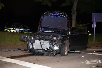 Unfallauto in Bottrop: Die Polizei ermittelt.