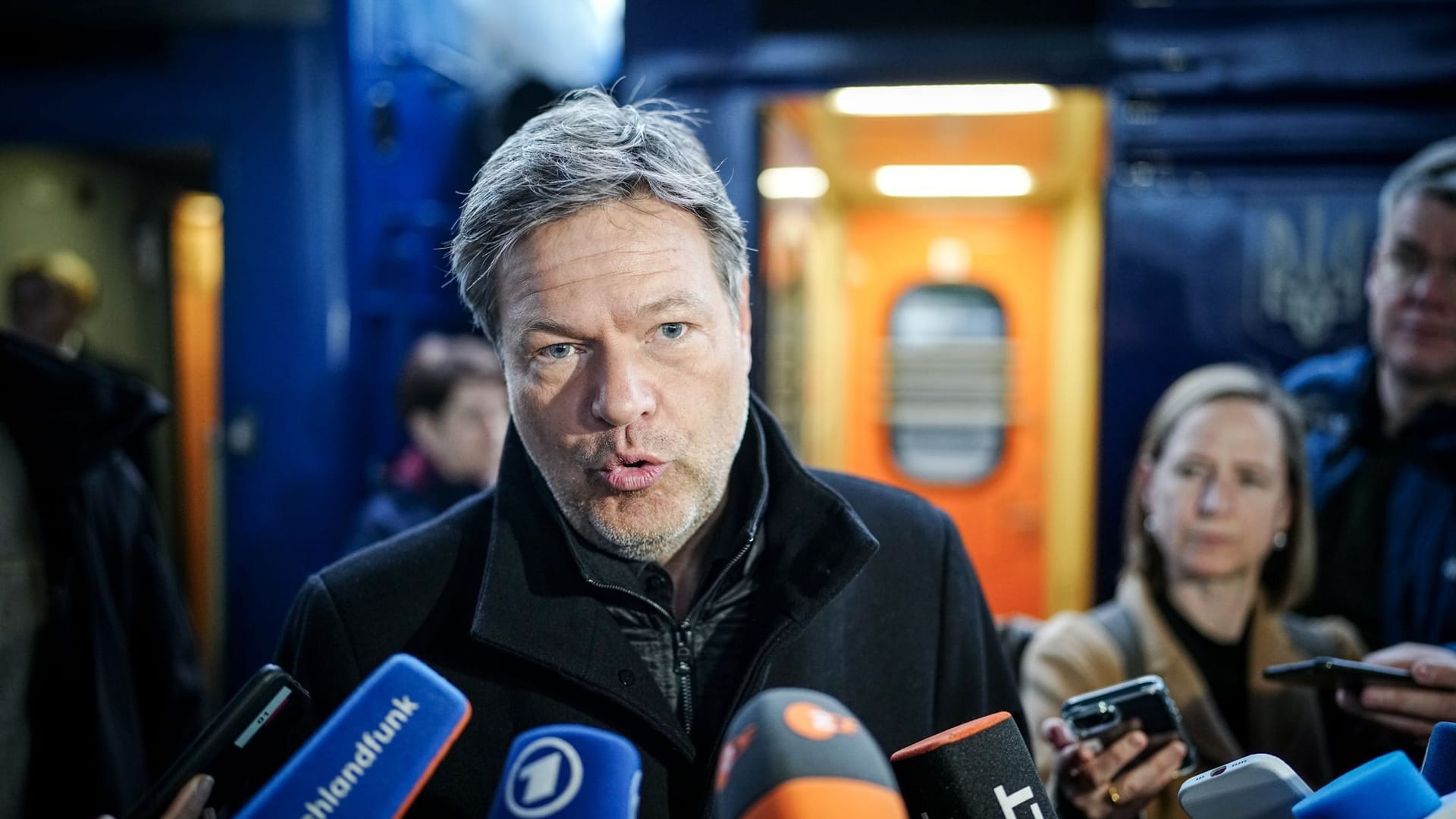 Wirtschaftsminister Habeck reist in die Ukraine