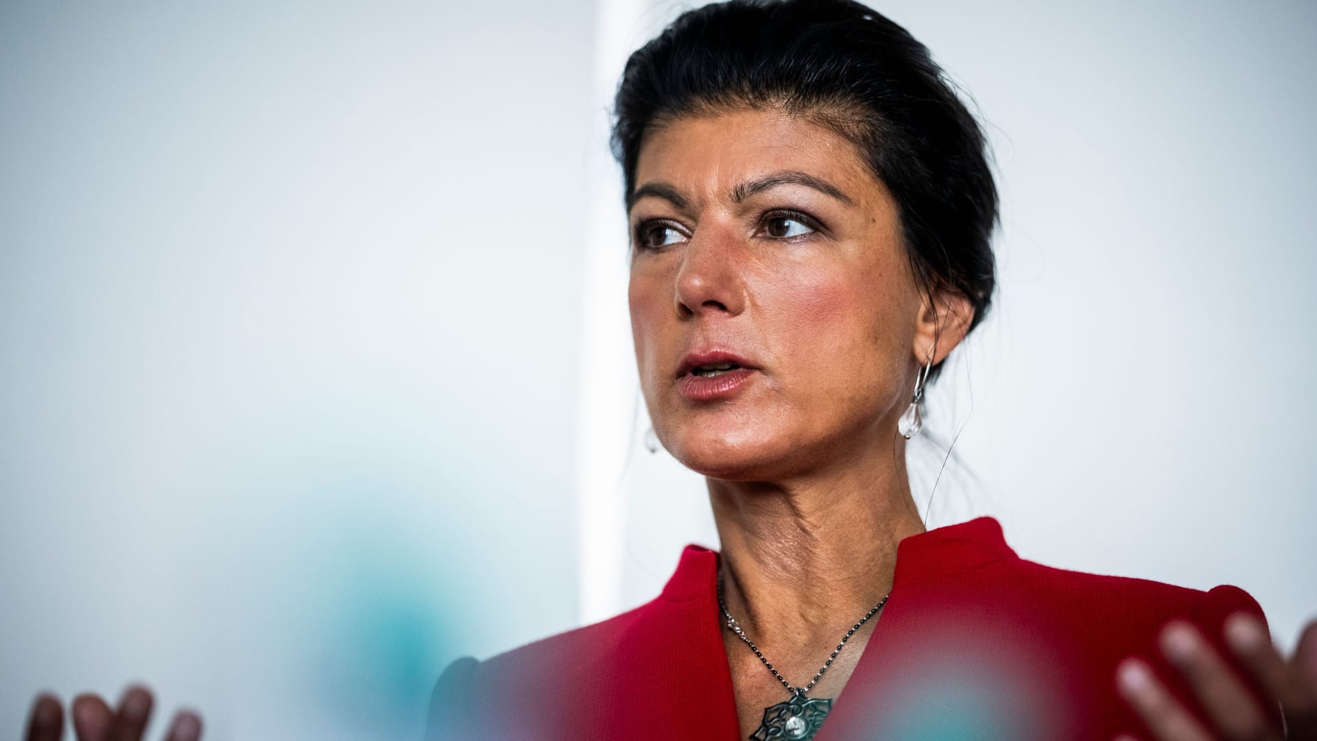 Wagenknecht im Interview: "Es stimmt, je prekärer die Situation der Ukraine ist, desto weniger wird Russland ein Interesse haben zu verhandeln."