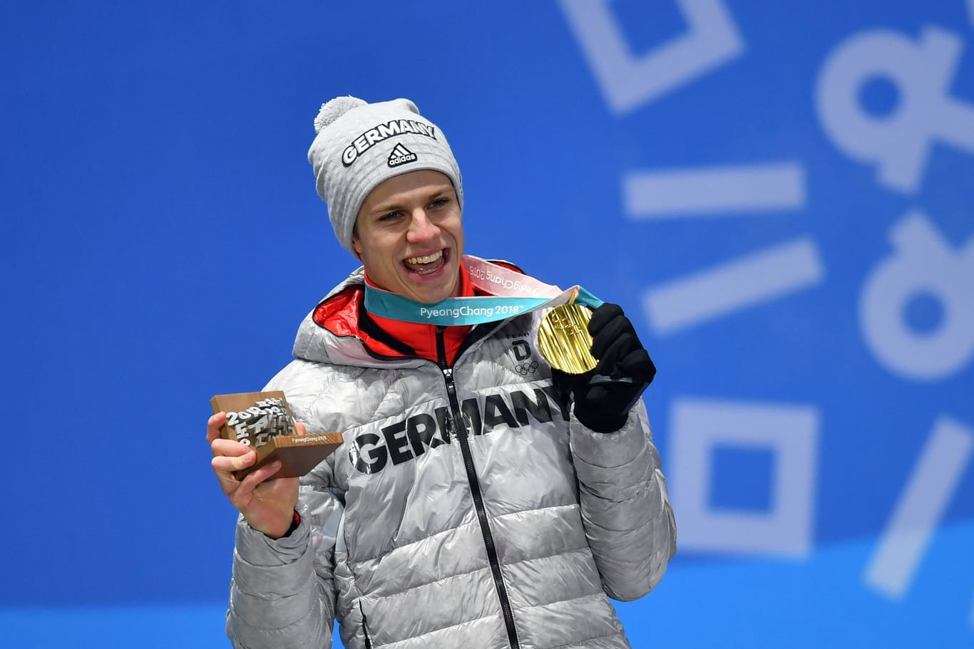 Andreas Wellinger jubelt 2018 über Gold in Pyeongchang.