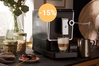 Bei Amazon ist heute der Kaffeevollautomat Esperto Pro von Tchibo im Angebot erhältlich.