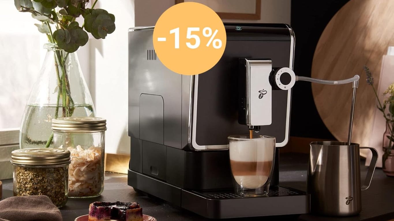 Bei Amazon ist heute der Kaffeevollautomat Esperto Pro von Tchibo im Angebot erhältlich.