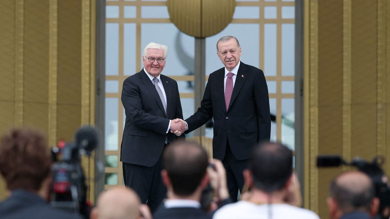 Empfang in Ankara: Steinmeier und Erdoğan kennen sich seit vielen Jahren.