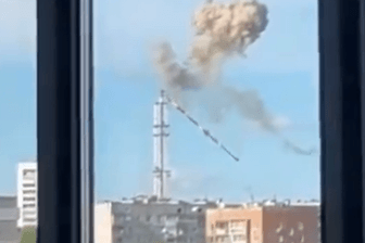 Eingestürzter Fernsehturm in Charkiw: Laut ukrainischen Angaben wurde der Turm von Russland angegriffen.